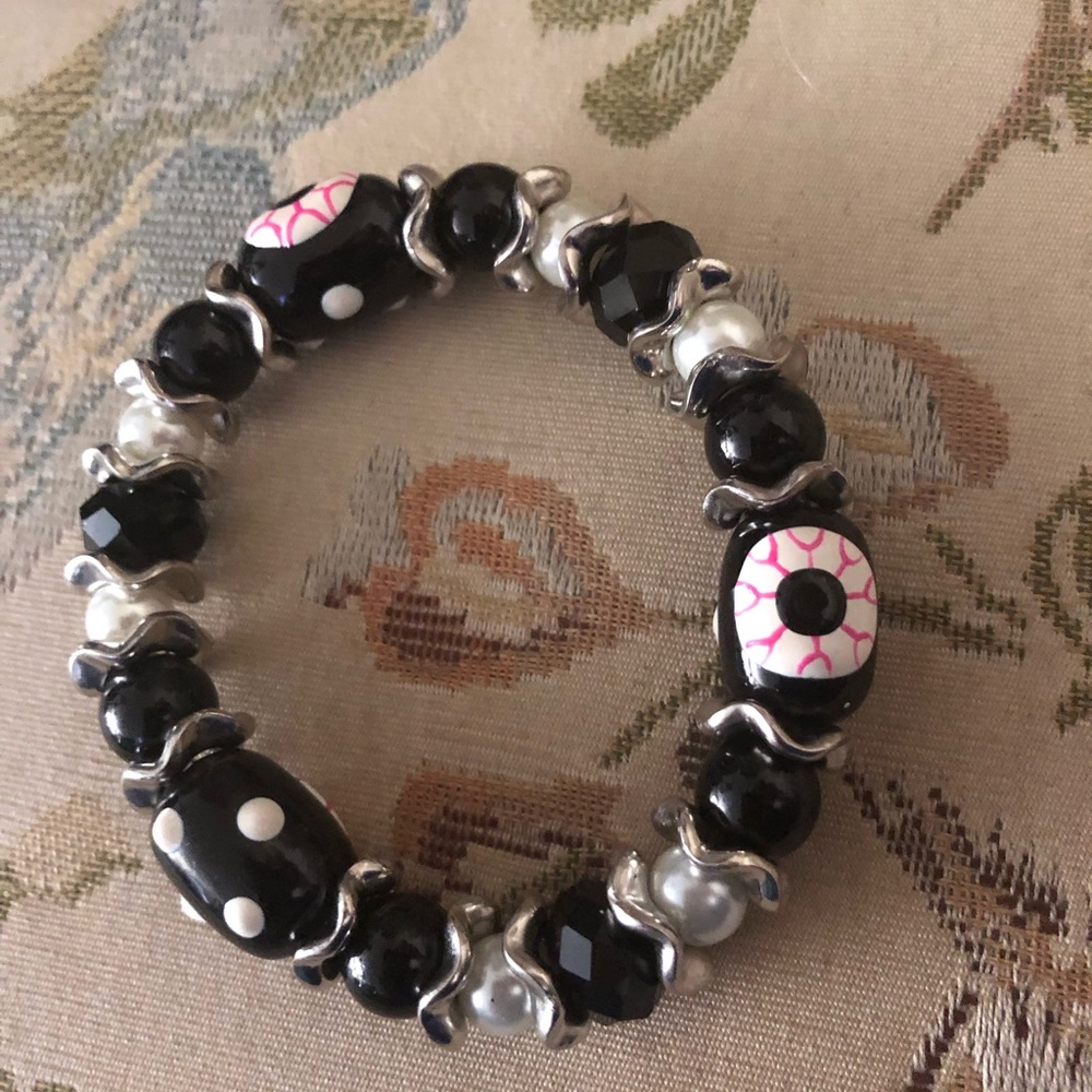 Funky Eyeball Stretch Bracelet - 584 $20 or $15 w/offer